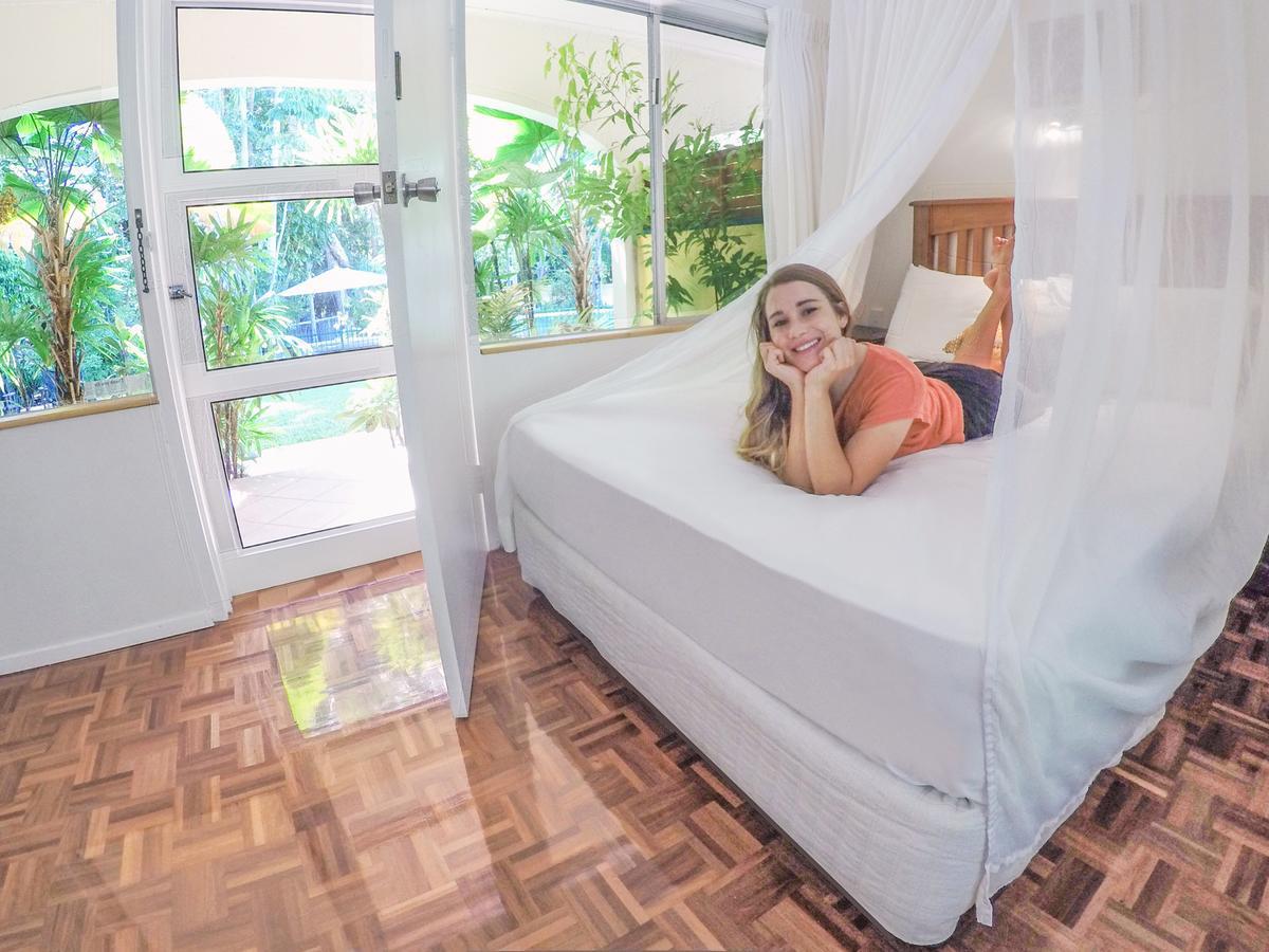 Villa Marine Holiday Apartments Cairns Yorkeys Knob Exterior photo