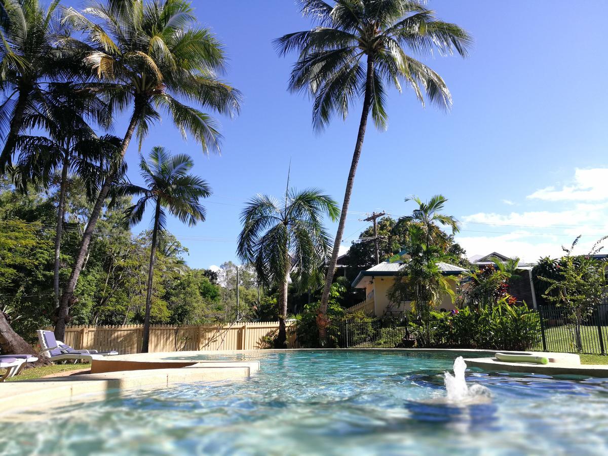 Villa Marine Holiday Apartments Cairns Yorkeys Knob Exterior photo